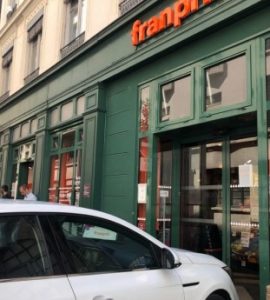 Lyon : les voleuses poignardent un employé d’épicerie