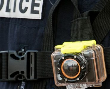 Les caméras-piétons pour les forces de l'ordre généralisées à partir du 1er juillet 2021