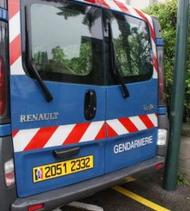 Annecy-le-Vieux : il se masturbe devant deux mineures
