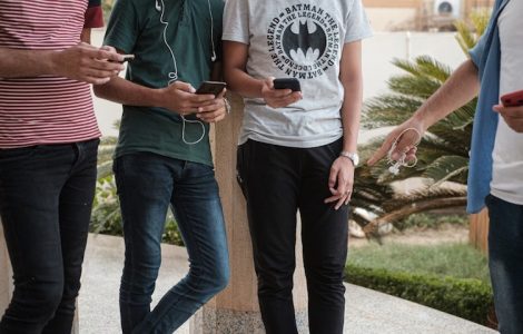"Je ne parle pas comme ça à la maison": enquête sur ces bourgeois qui disent "wallah"
