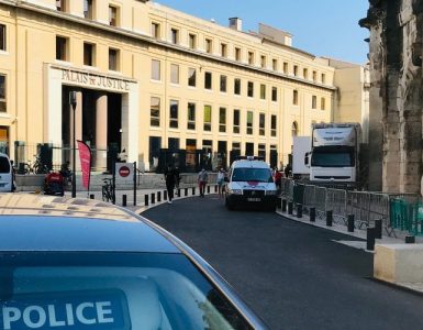 Nîmes : trois jeunes filles jugées pour avoir prostitué une adolescente de 16 ans