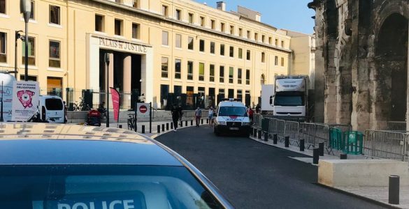 Nîmes : trois jeunes filles jugées pour avoir prostitué une adolescente de 16 ans
