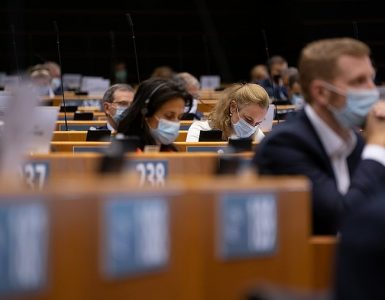 [Revue de presse] Préoccupé par les atteintes à l'état de droit en Pologne, le Parlement européen appelle les Etats à réagir