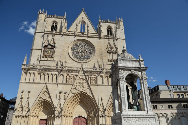Lyon : Il affirme devant la cathédrale qu’il va «tuer tout le monde avec une Kalachnikov», un homme interpellé