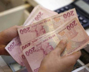 La livre turque atteint un plus bas historique face au dollar