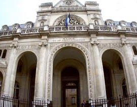 Paris: un centre d'accueil pour réfugiés va ouvrir dans l'ancienne mairie du 1er arrondissement