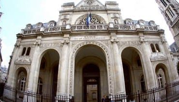 Paris: un centre d'accueil pour réfugiés va ouvrir dans l'ancienne mairie du 1er arrondissement