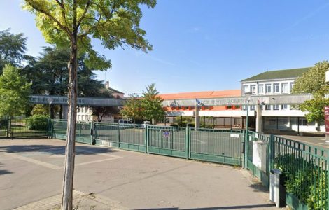 Nantes : ils jettent des projectiles sur des membres du corps enseignant le jour de l'hommage à Samuel Paty