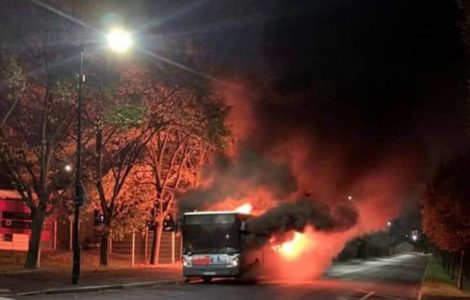 Encore un bus incendié à Sartrouville, le maire réclame la suppression du service la nuit