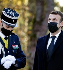 «Les traces qui nous permettrons»: Emmanuel Macron rend hommage à de Gaulle et fait une faute de conjugaison