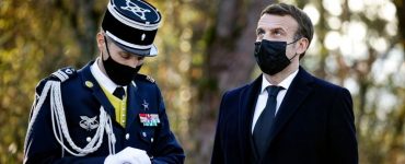 «Les traces qui nous permettrons»: Emmanuel Macron rend hommage à de Gaulle et fait une faute de conjugaison