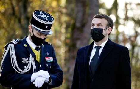 «Les traces qui nous permettrons»: Emmanuel Macron rend hommage à de Gaulle et fait une faute de conjugaison
