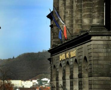 Un ancien conseiller municipal de Clermont-Ferrand condamné à six mois de prison avec sursis pour agression sexuelle