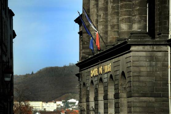 Un ancien conseiller municipal de Clermont-Ferrand condamné à six mois de prison avec sursis pour agression sexuelle