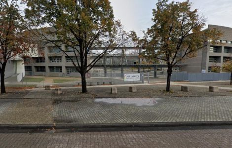 CLERMONT-FERRAND : ARMÉS, ILS SÈMENT LA TERREUR DEVANT UN LYCÉE