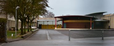 Insultes racistes et nez fracturé, la récré tourne mal au collège Jean-Rostand d'Argentan