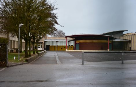 Insultes racistes et nez fracturé, la récré tourne mal au collège Jean-Rostand d'Argentan