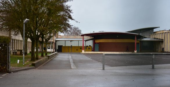 Insultes racistes et nez fracturé, la récré tourne mal au collège Jean-Rostand d'Argentan