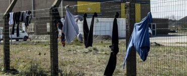 "On vous propose de rentrer chez vous" : à Calais, l'argent comme alternative à l'expulsion des migrants