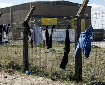 "On vous propose de rentrer chez vous" : à Calais, l'argent comme alternative à l'expulsion des migrants