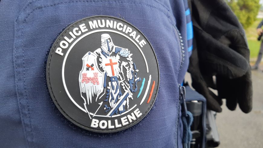 Deux policiers municipaux de Bollène attaqués au couteau