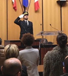 Covid-19 : 700 travailleurs «en première ligne» vont être naturalisés français