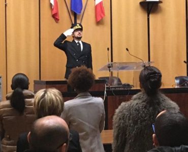 Covid-19 : 700 travailleurs «en première ligne» vont être naturalisés français