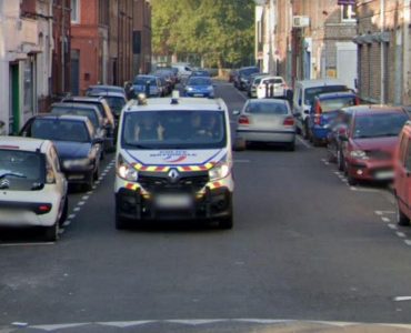 Roubaix: une enquête ouverte suite au doigt d’honneur d’un policier sur Google maps