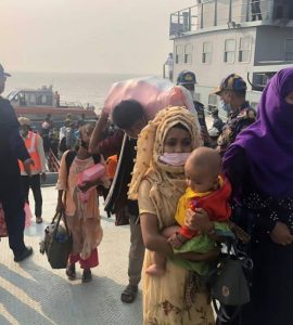 Bangladesh: 1.640 Rohingyas transférés sur une île AFP•04/12/2020 à 18:33