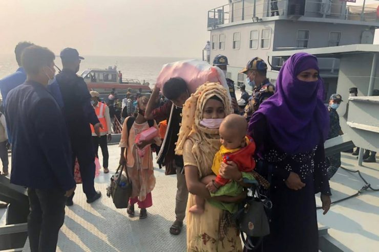 Bangladesh: 1.640 Rohingyas transférés sur une île AFP•04/12/2020 à 18:33