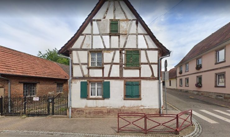 Alsace. Stéphane Bern s'attaque au maire de Geudertheim après la destruction de cette maison