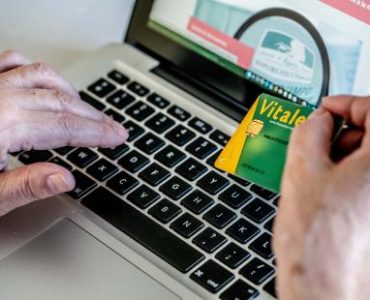 Création d'une carte Vitale biométrique : une expérimentation rejetée en commission à l'Assemblée nationale