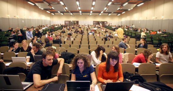 Une enquête visant une professeure d'université accusée d'avoir comparé l'islam à une MST