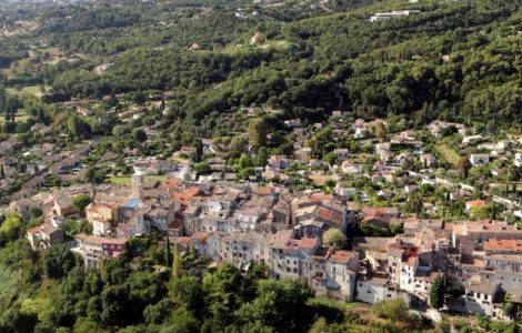 Des logements sociaux devaient y être construits, la Ville rachète le terrain pour bloquer le projet