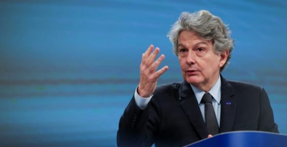 Trump banni de Twitter: l'UE plaide pour "un contrôle démocratique"