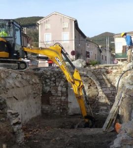 Enfouis dans les limons de la vallée du Rhône, les vestiges d'une abbaye refont surface