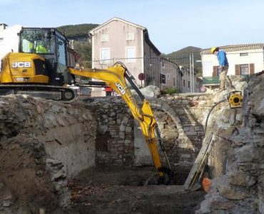Enfouis dans les limons de la vallée du Rhône, les vestiges d'une abbaye refont surface