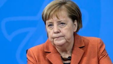 Merkel juge "problématique" la suspension du compte Twitter de Trump