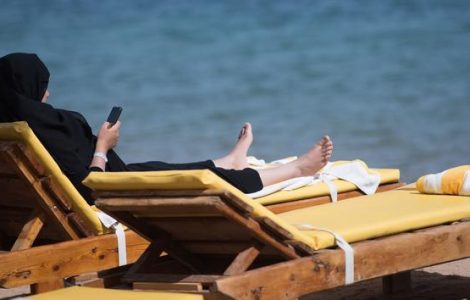 Quand le Défenseur des droits s’engage pour le burkini