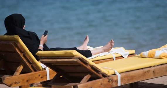 Quand le Défenseur des droits s’engage pour le burkini