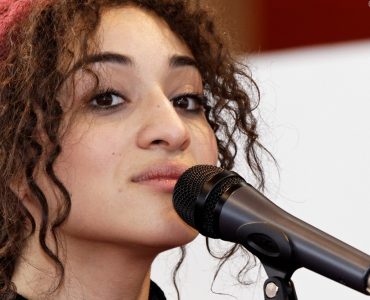 Camélia Jordana sur le féminisme : « Si j’étais un homme, je demanderais pardon »