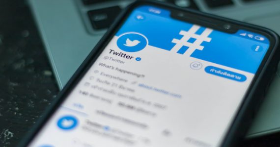 Twitter lance Birdwatch pour que ses utilisateurs luttent eux-mêmes contre la désinformation