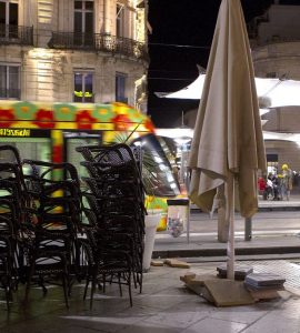 Un commissaire de police et un vice-procureur pris en flagrant-délit dans un restaurant clandestin