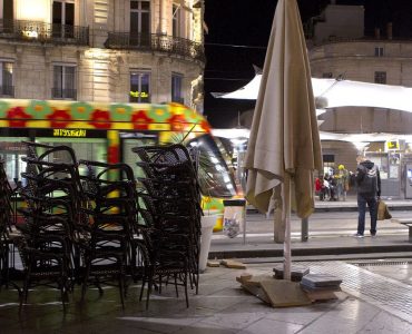 Un commissaire de police et un vice-procureur pris en flagrant-délit dans un restaurant clandestin