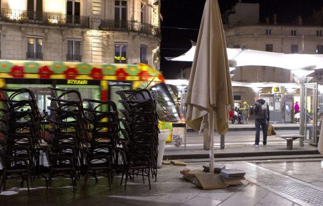 Un commissaire de police et un vice-procureur pris en flagrant-délit dans un restaurant clandestin