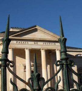 Lot. Ils ne savaient pas écrire pour déclarer les revenus, mais pour toucher le RSA "oui"