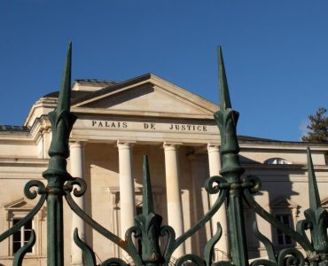 Lot. Ils ne savaient pas écrire pour déclarer les revenus, mais pour toucher le RSA "oui"