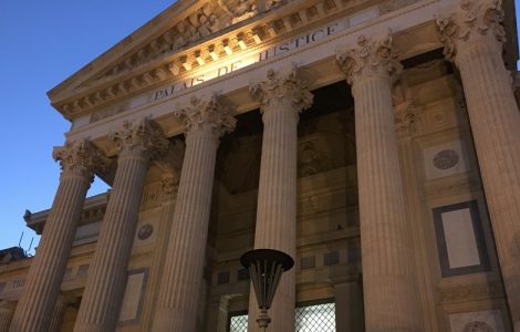 Mystère à Nîmes : suspecté dans une agression, un homme aurait le patrimoine génétique d'une femme