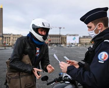 L'exécutif renonce finalement à l'attestation de sortie en journée