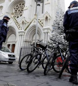Il interrompt la messe en la basilique Notre-Dame à Nice en évoquant l’attentat